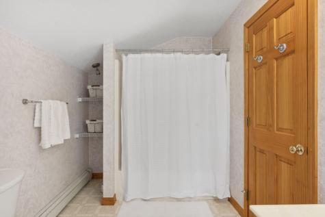 17 Middle Bay Road Brunswick ME 04011