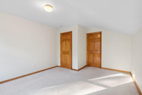 17 Middle Bay Road Brunswick ME 04011