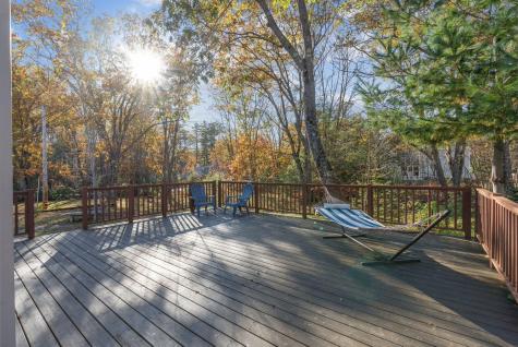 17 Middle Bay Road Brunswick ME 04011