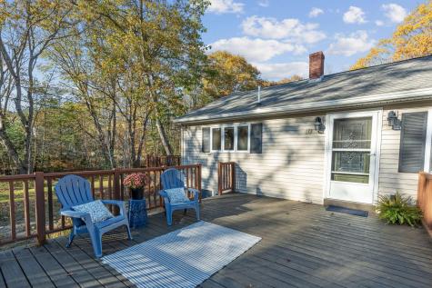 17 Middle Bay Road Brunswick ME 04011