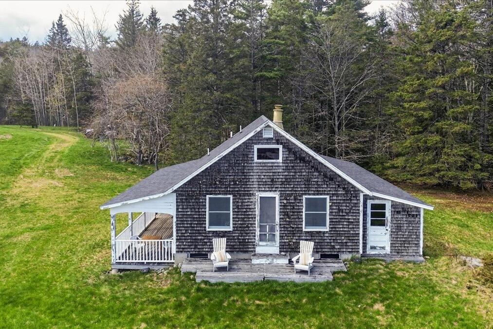 14 Tidal Creek Road Brooksville ME 04642