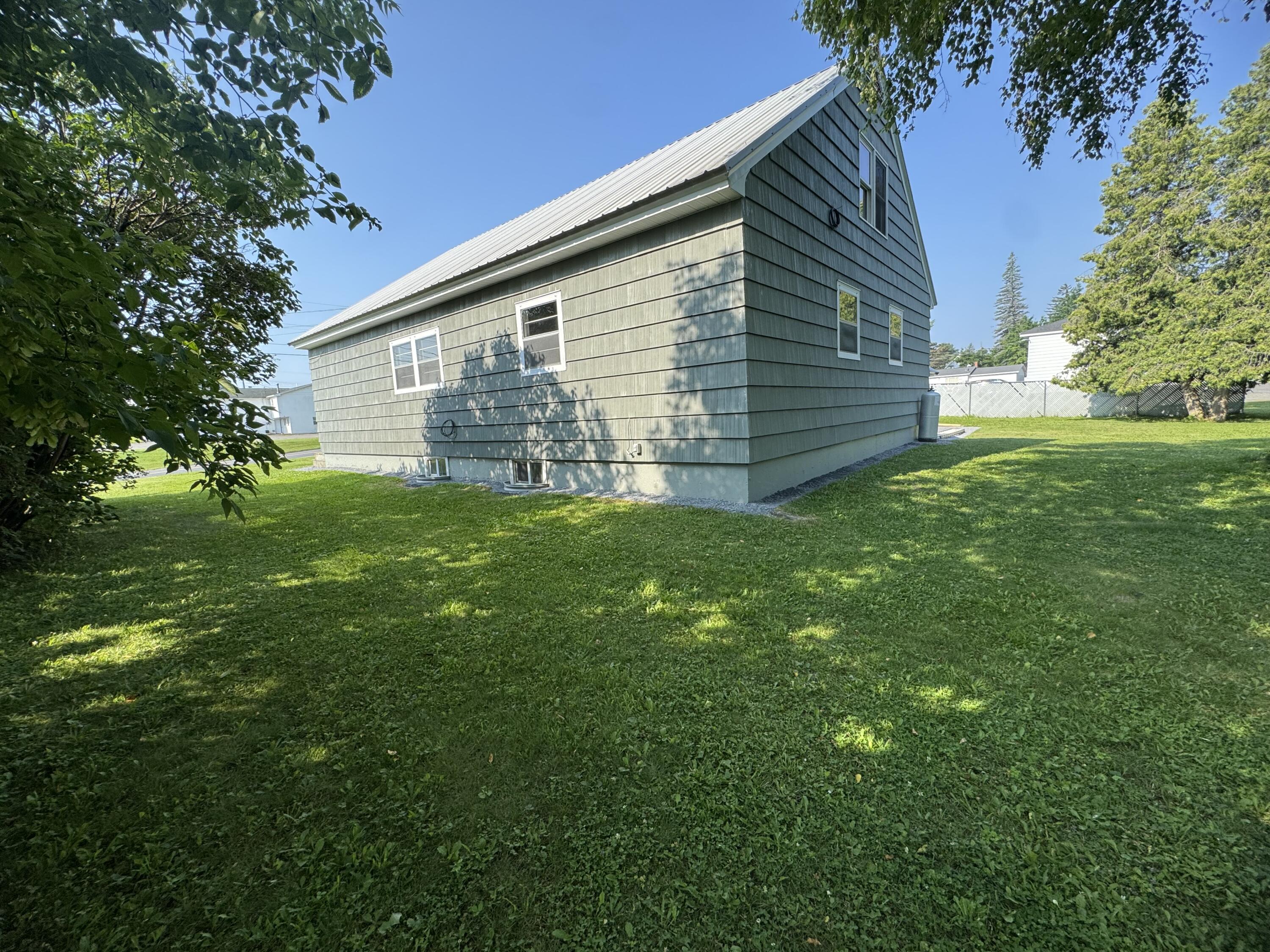 22 Fort Street Caribou ME 04736