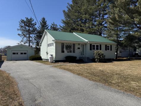 15 Floyd Street Brewer ME 04412