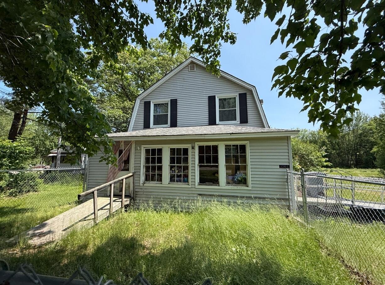 1067 Pushaw Road Glenburn ME 04401