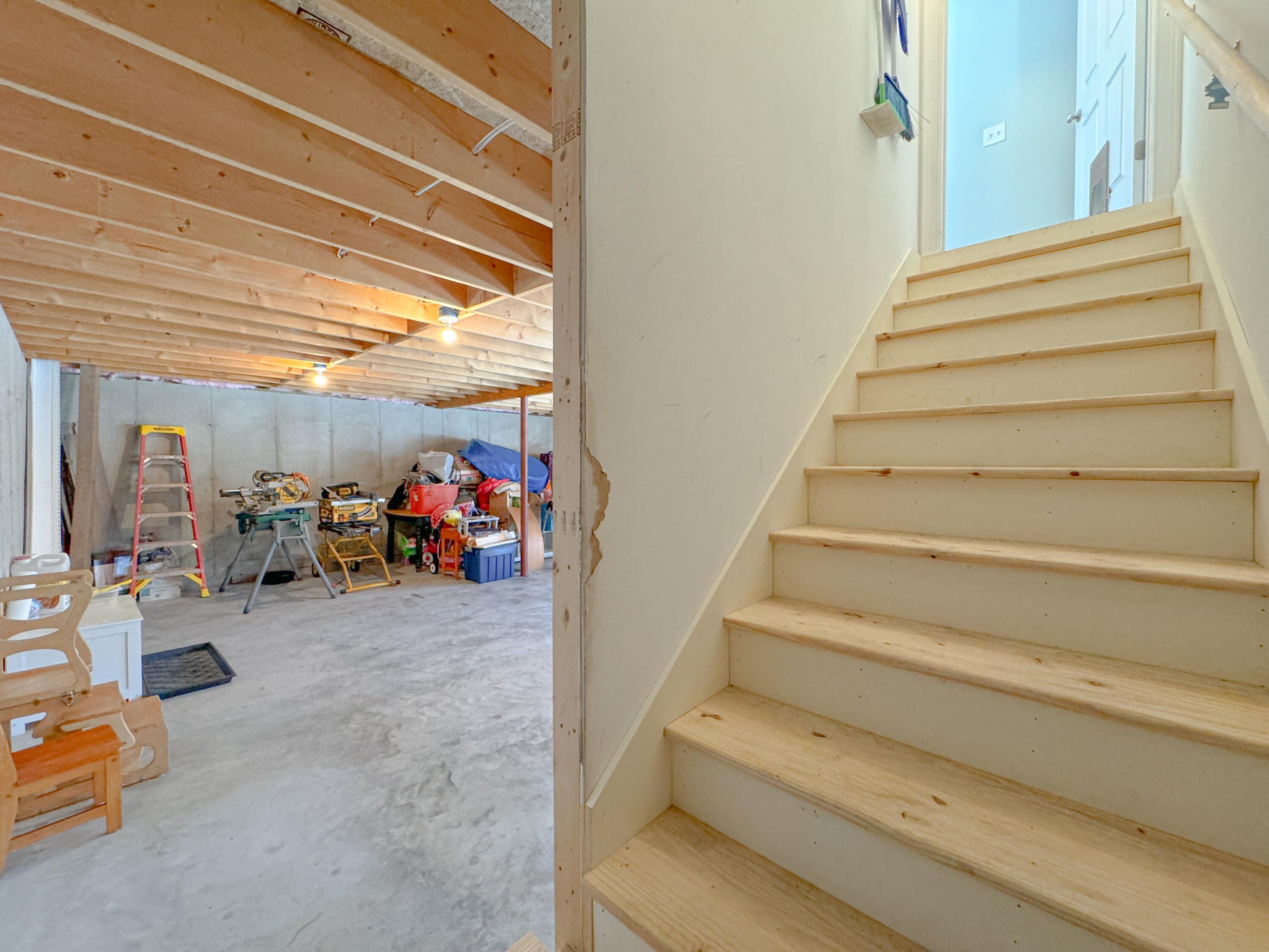 33 Dora Lane Limerick ME 04048