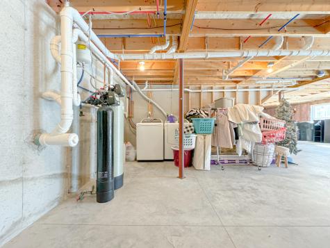 33 Dora Lane Limerick ME 04048