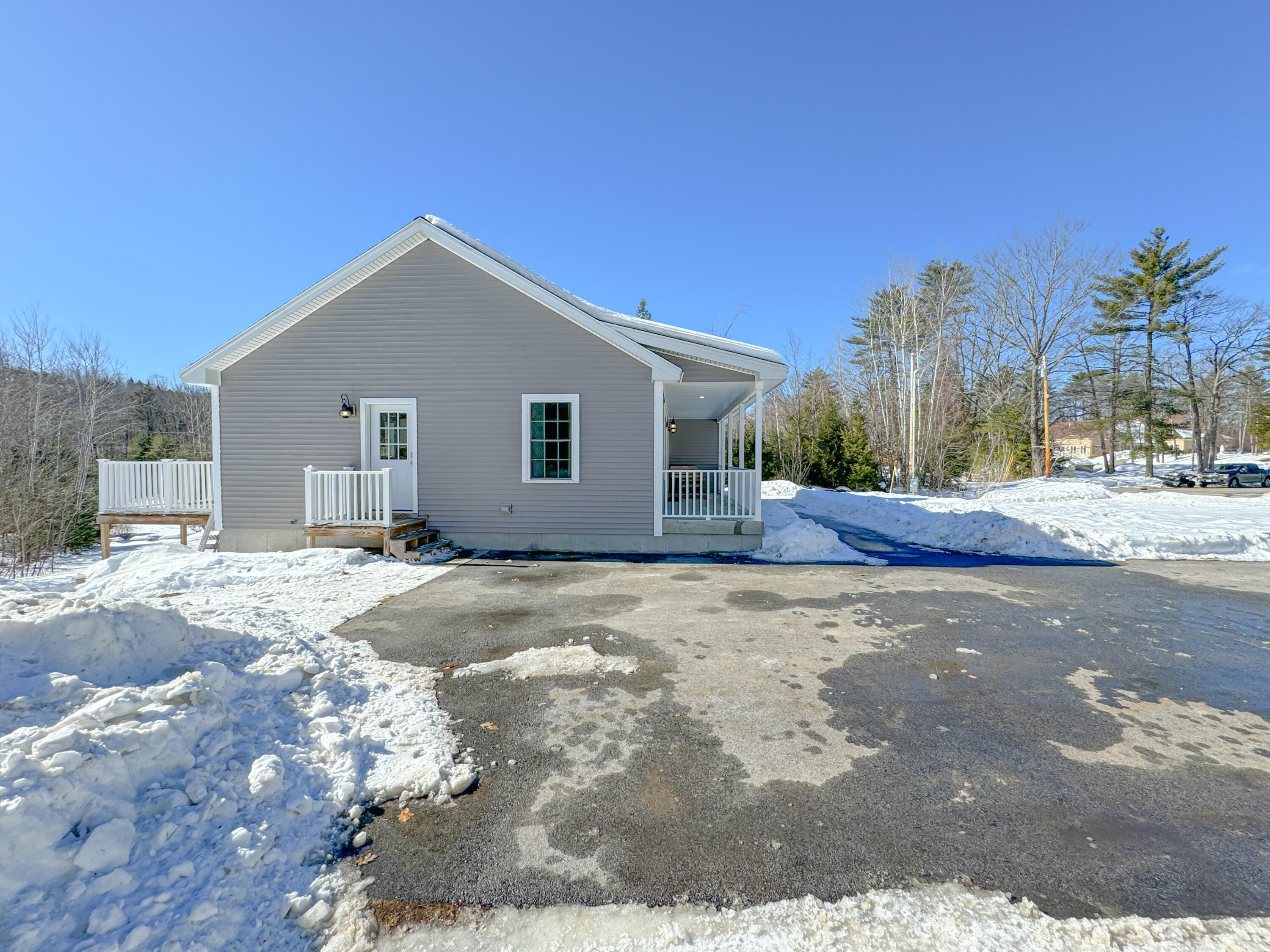 33 Dora Lane Limerick ME 04048