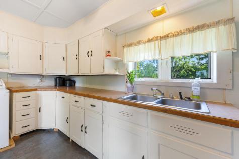 496 Litchfield Road Farmingdale ME 04344