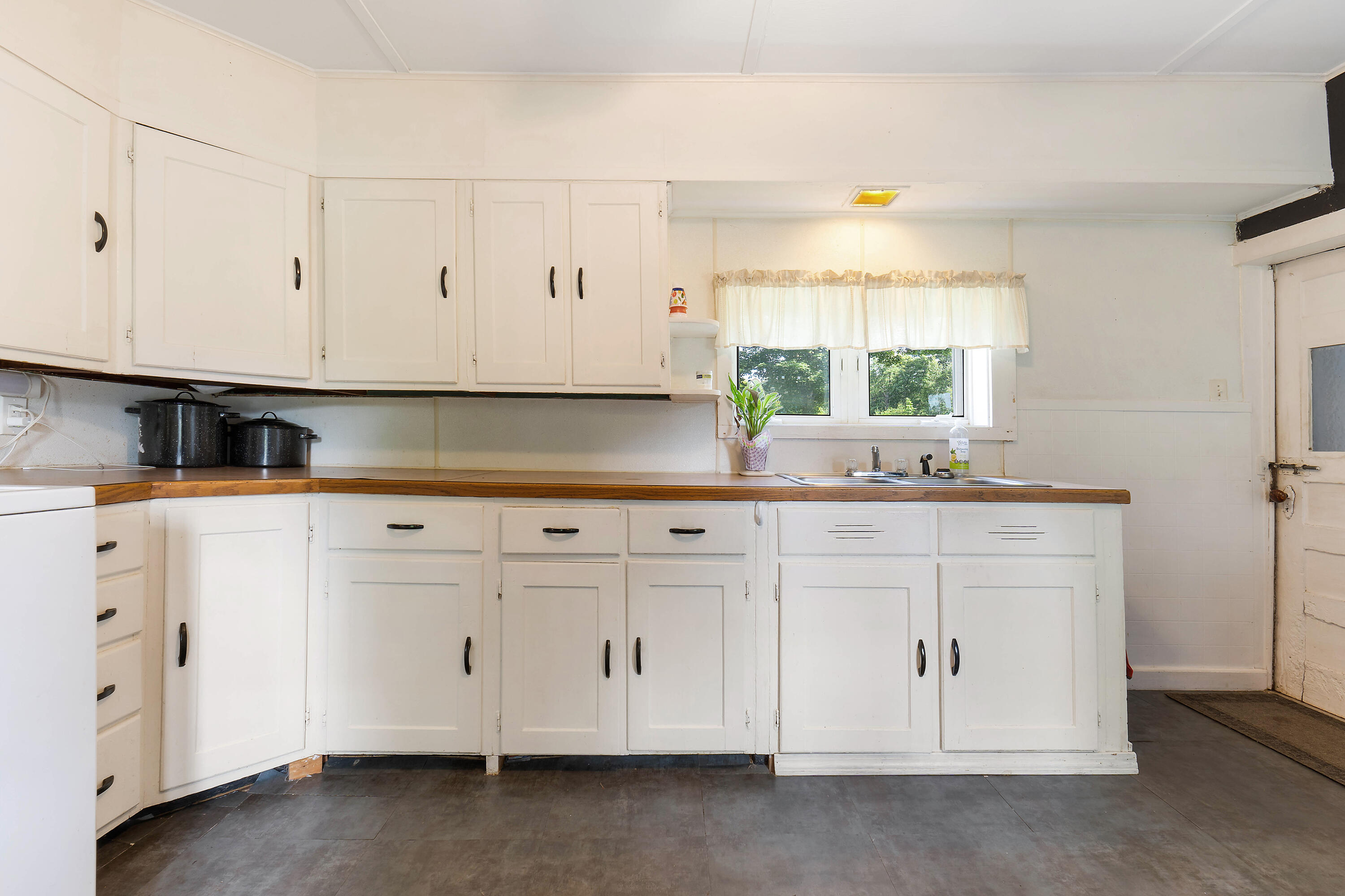 496 Litchfield Road Farmingdale ME 04344