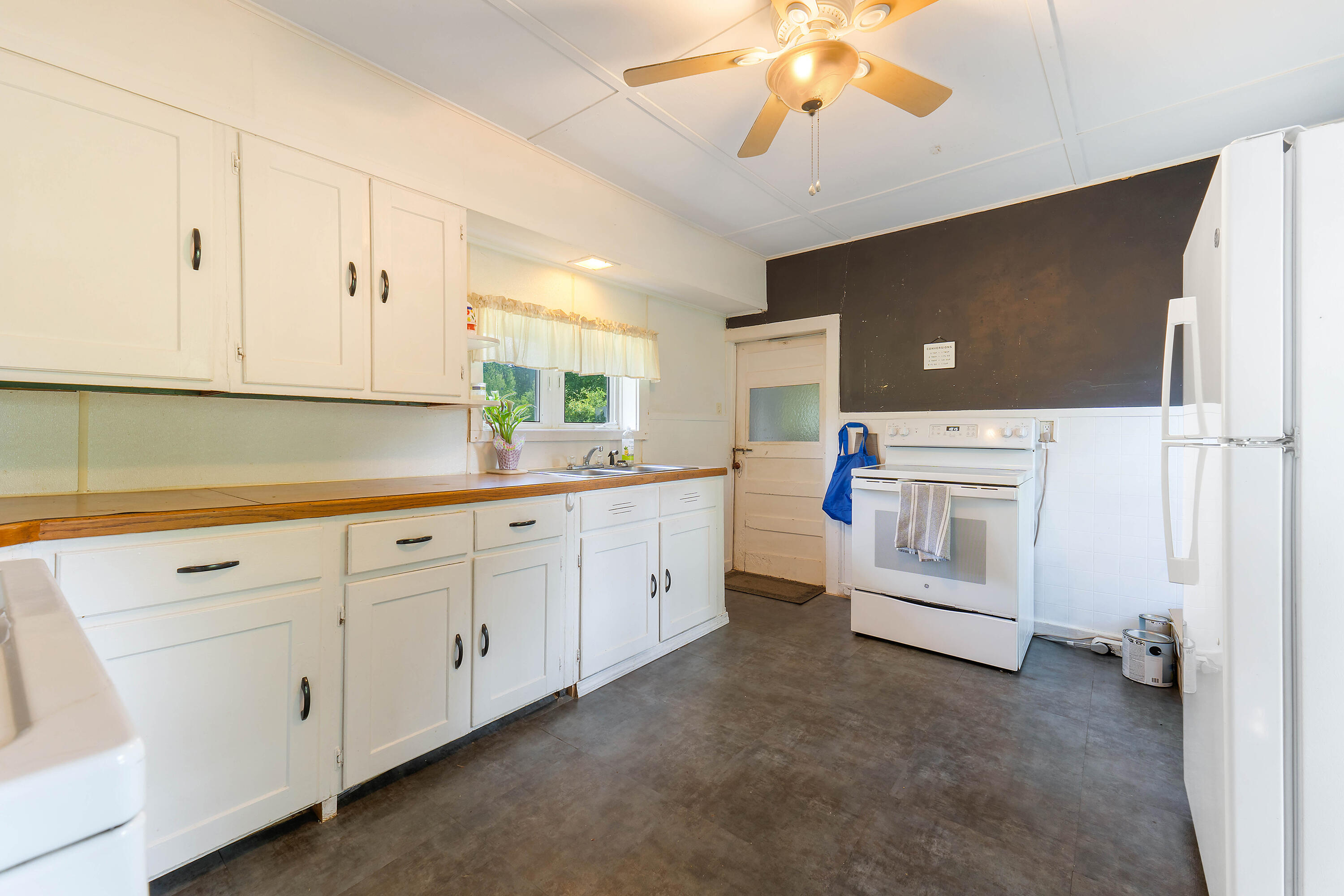 496 Litchfield Road Farmingdale ME 04344