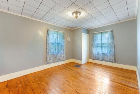 496 Litchfield Road Farmingdale ME 04344