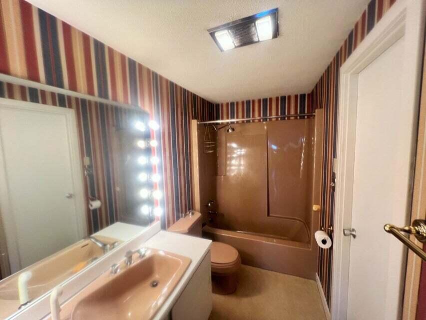 32 Woods Road Owls Head ME 04854