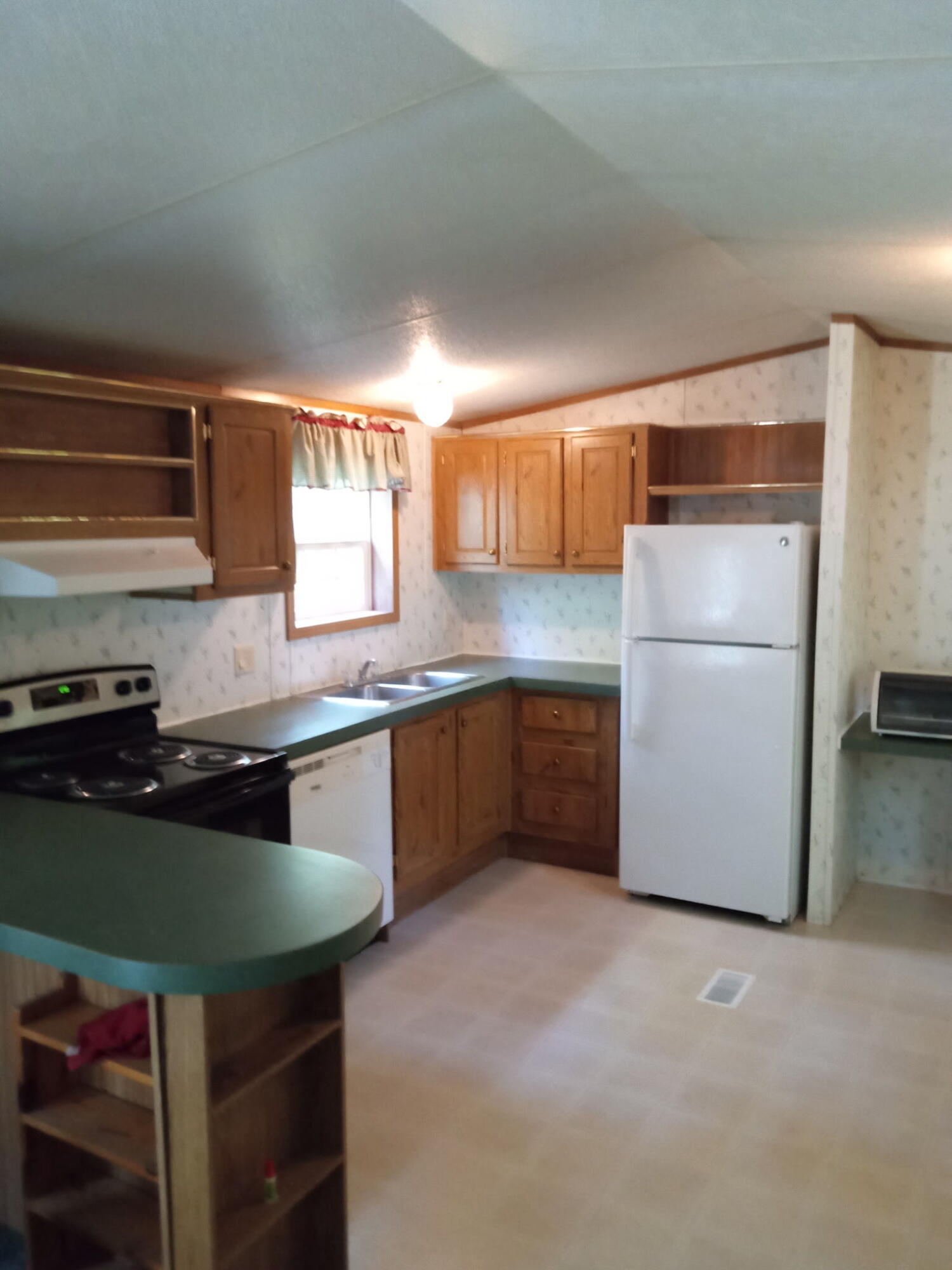 1051 Gardiner Road Wiscasset ME 04578