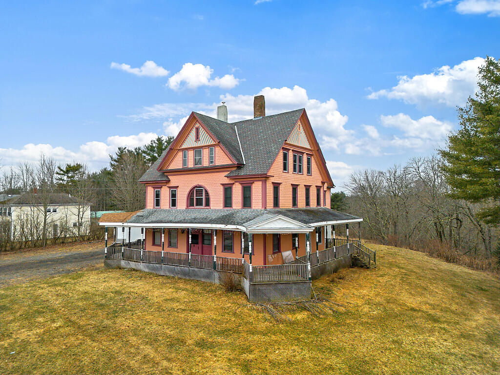 1135 E Pittston Road Pittston ME 04345