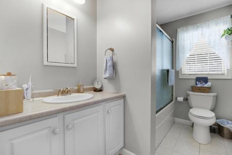 9 Jill Street Lewiston ME 04240