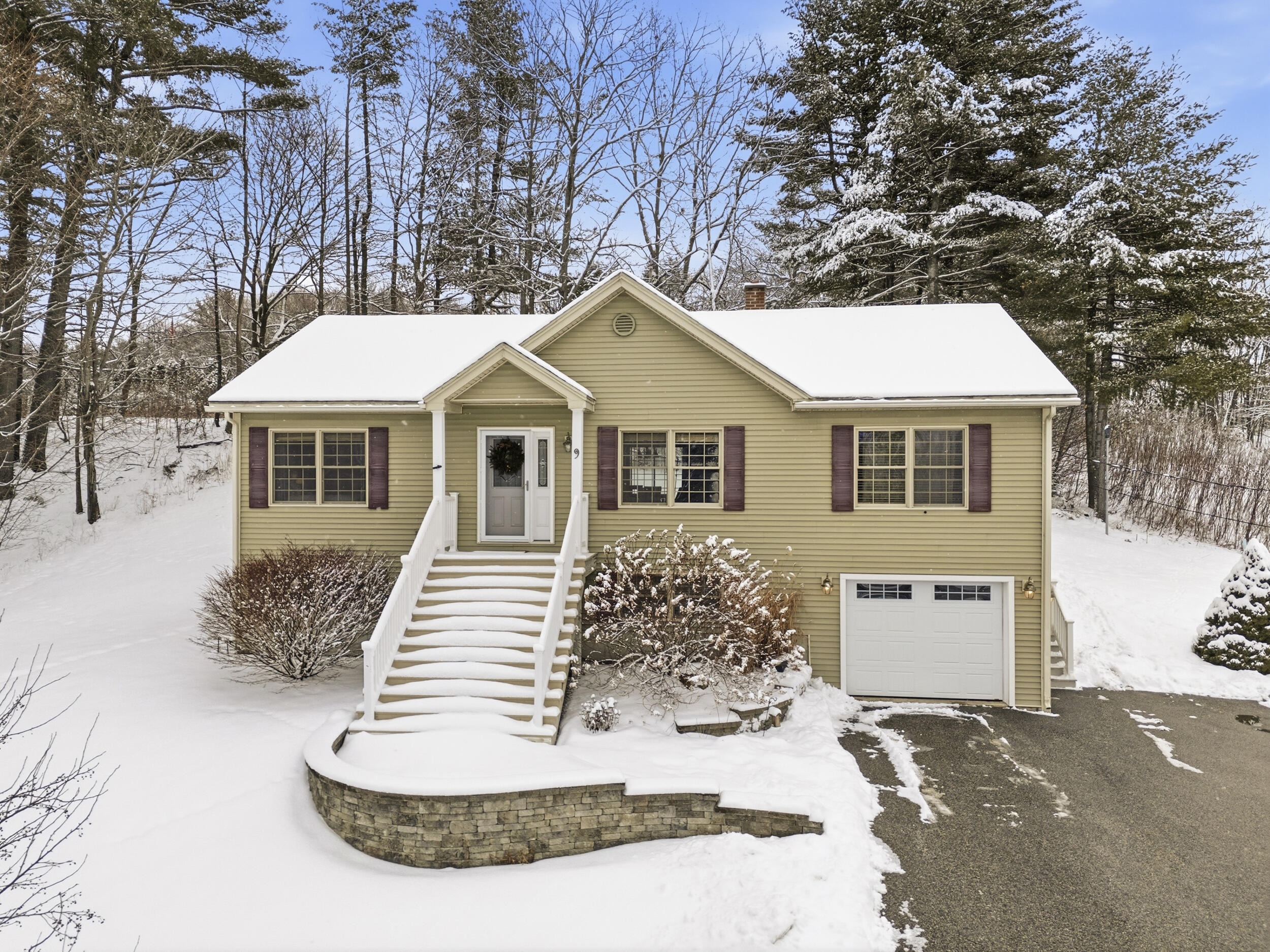 9 Jill Street Lewiston ME 04240