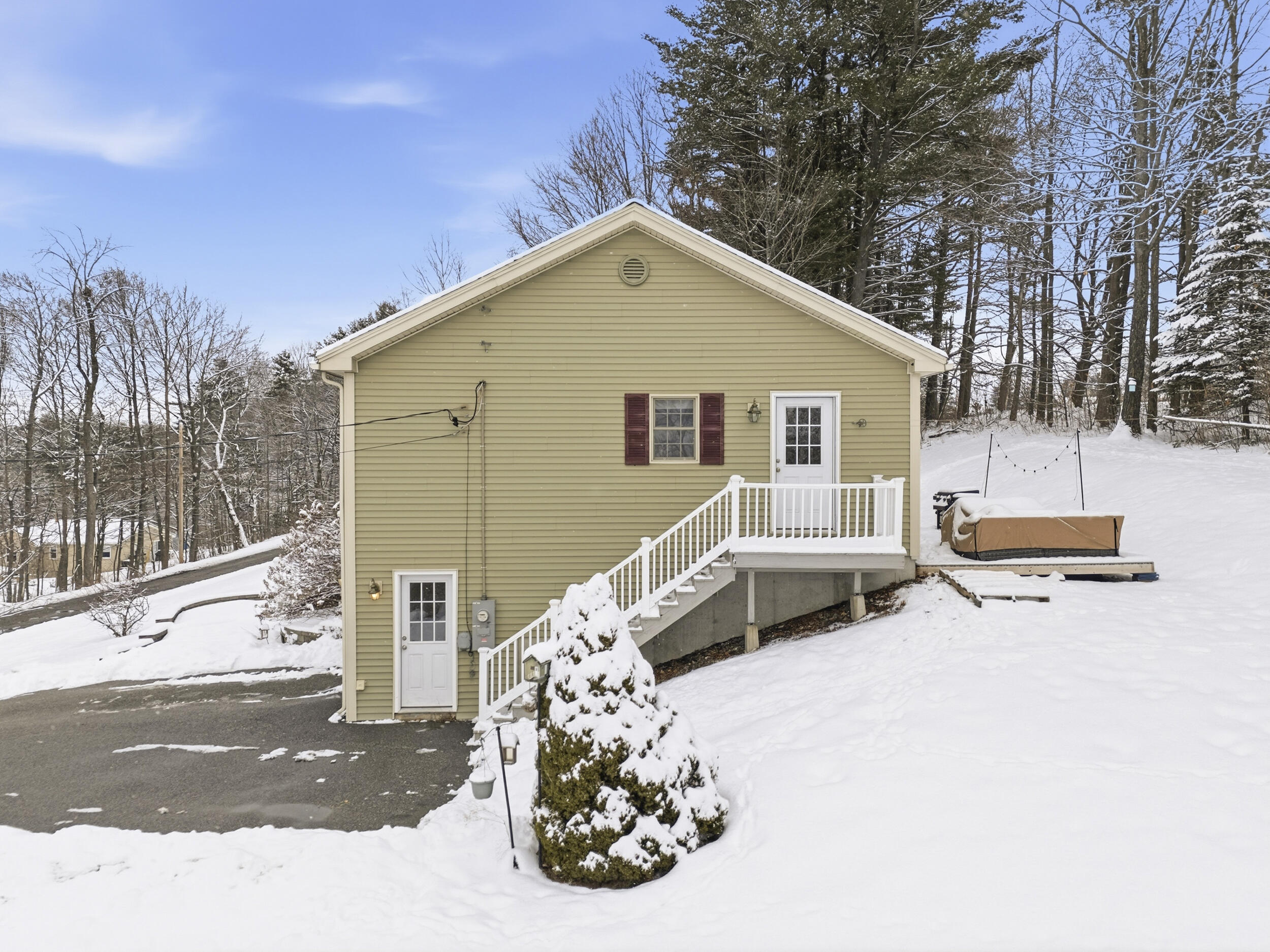 9 Jill Street Lewiston ME 04240