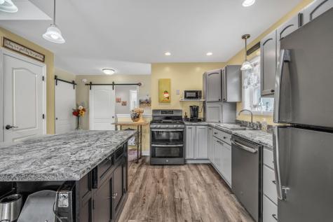 291 White Point Estates Road Lincoln ME 04457