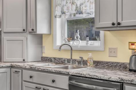 291 White Point Estates Road Lincoln ME 04457