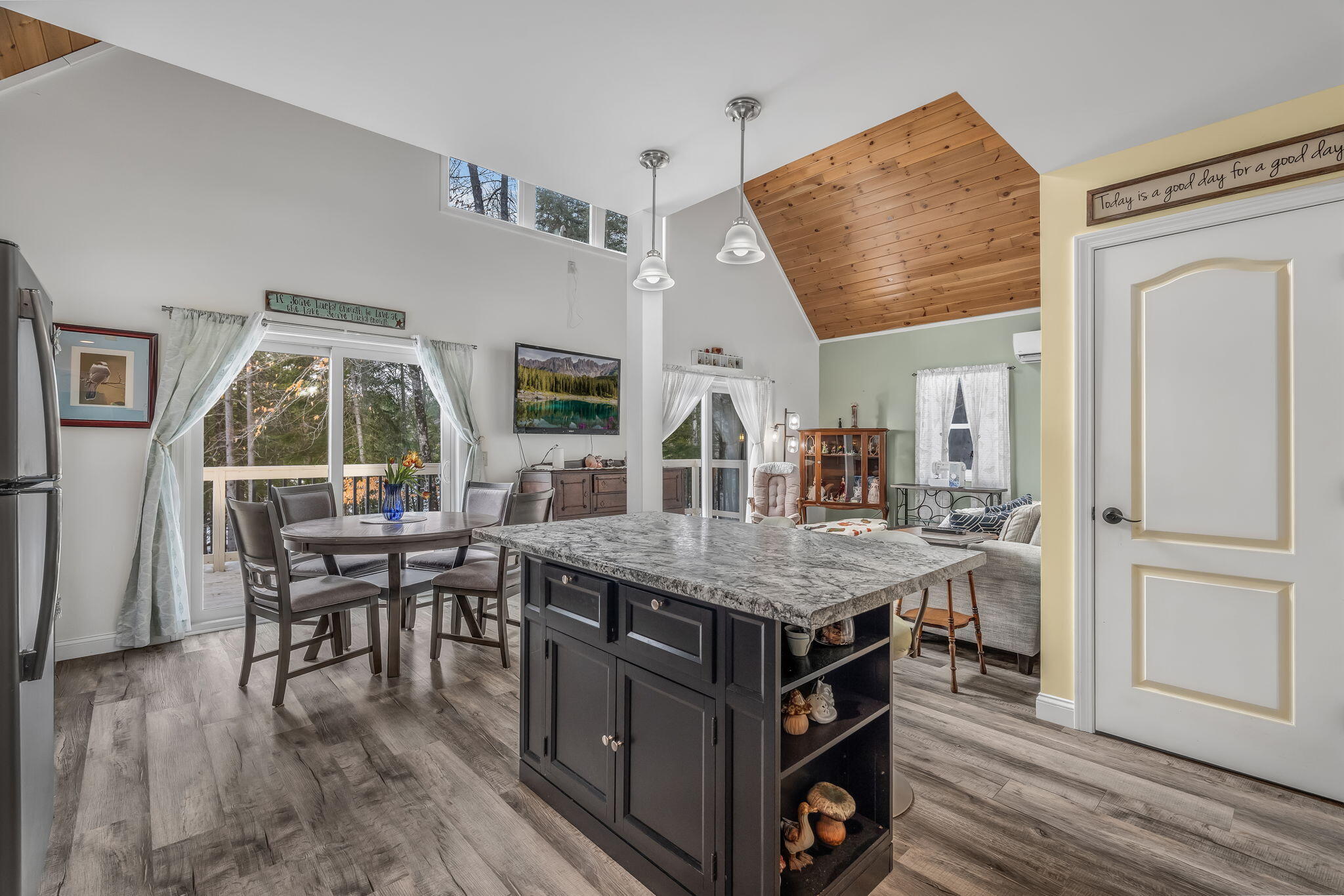 291 White Point Estates Road Lincoln ME 04457