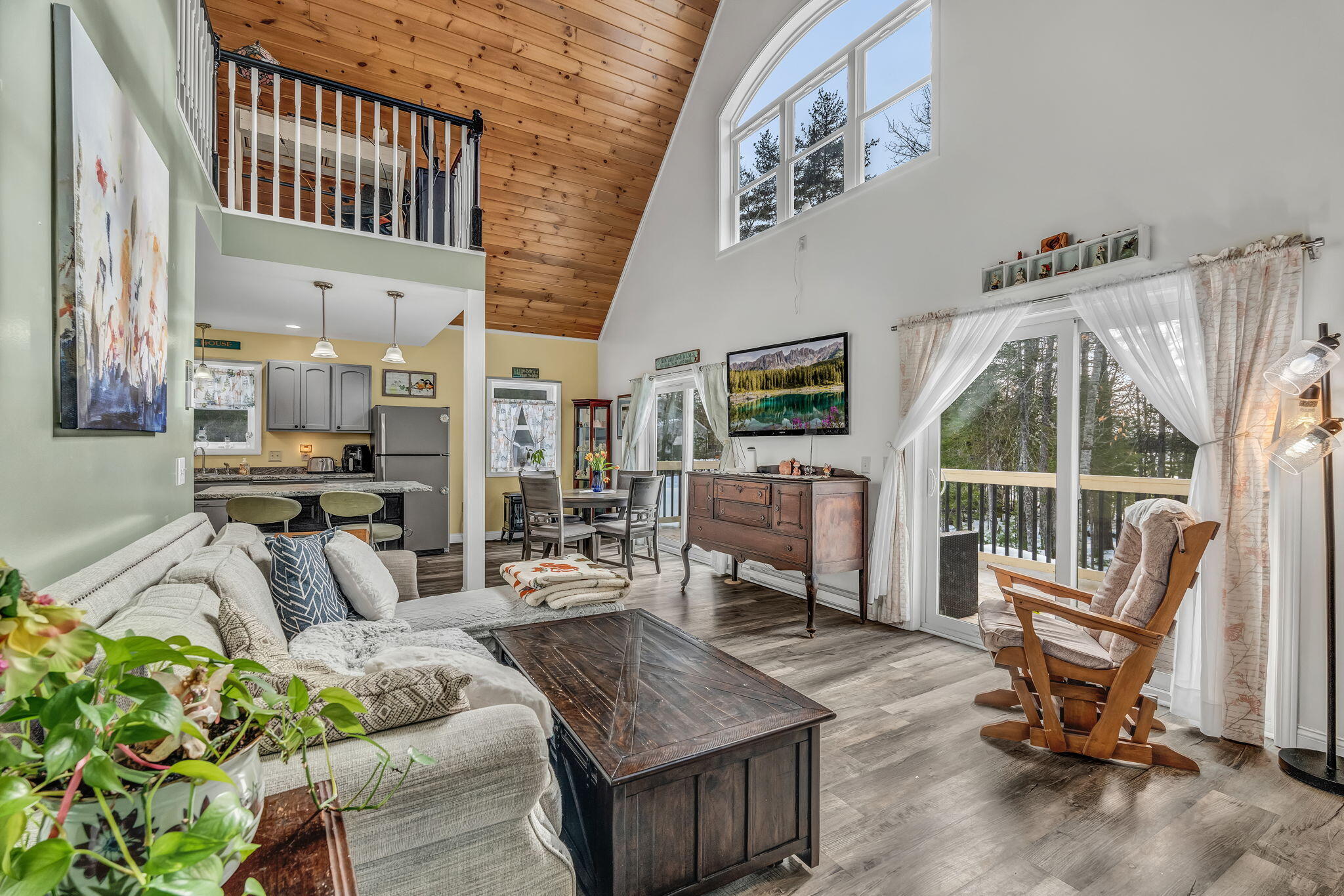 291 White Point Estates Road Lincoln ME 04457