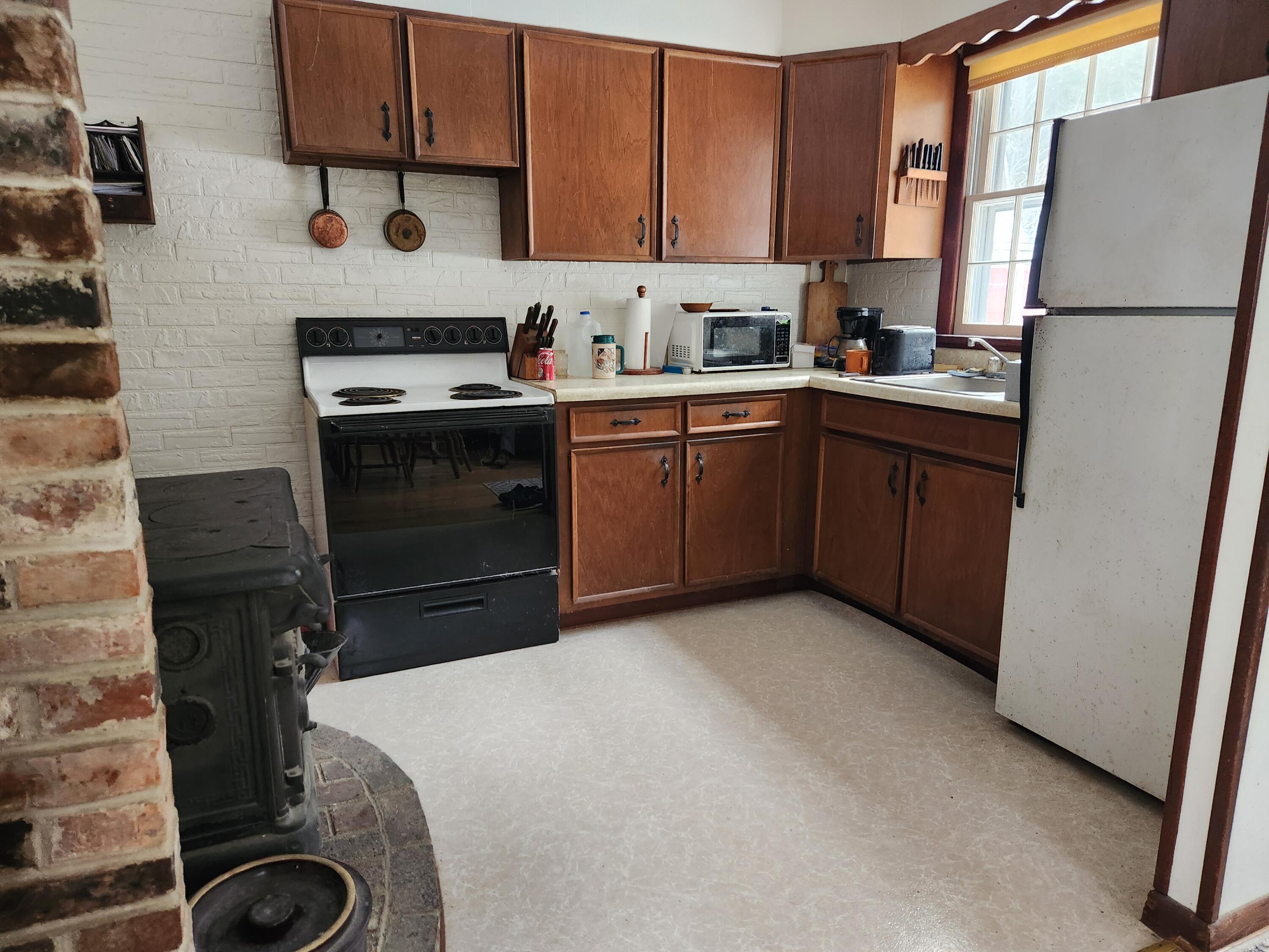 86 Beach Road Lincolnville ME 04849