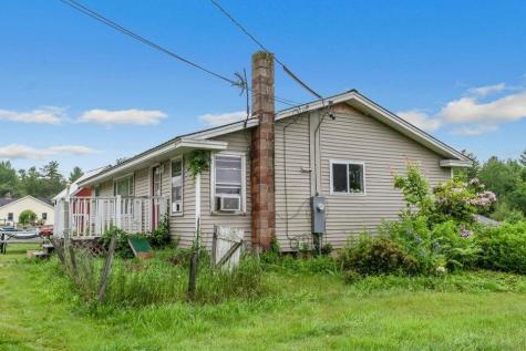 37 Quaker Ridge Road Casco ME 04015