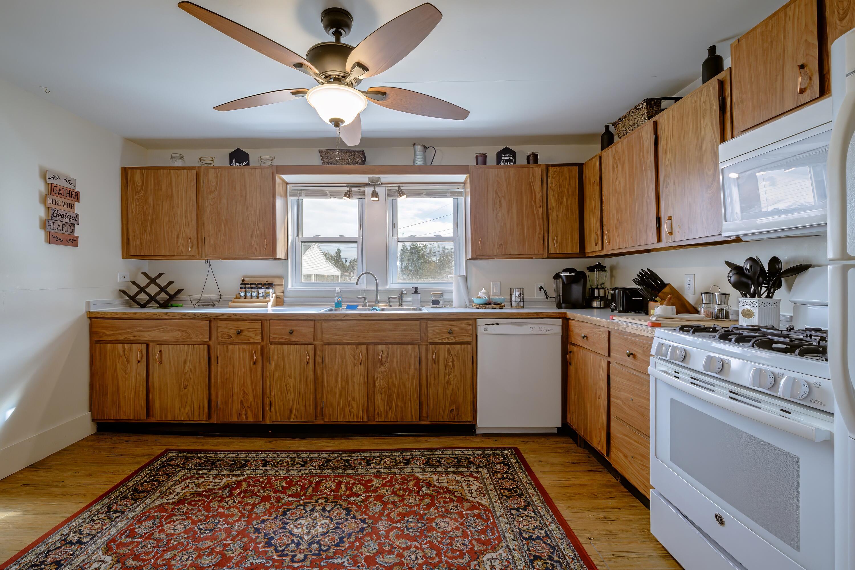 2702 Us Highway 1 Sullivan ME 04664