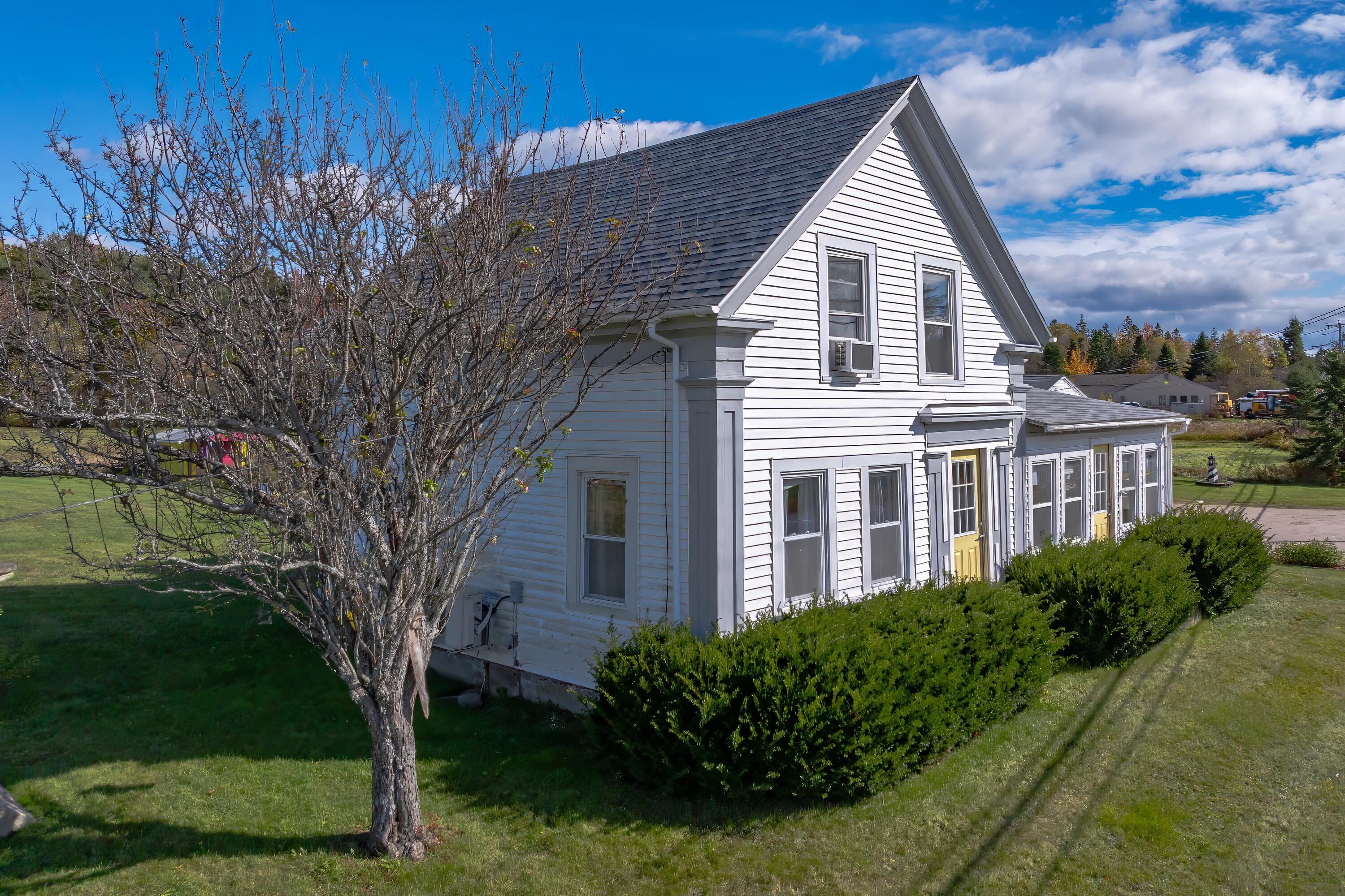 2702 Us Highway 1 Sullivan ME 04664