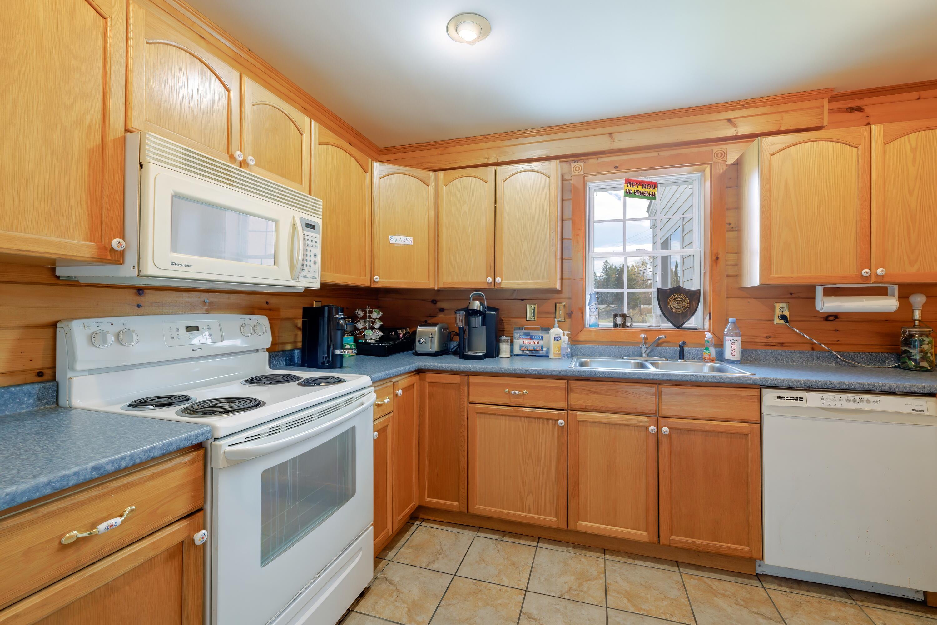 2702 Us Highway 1 Sullivan ME 04664