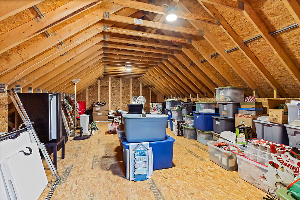 25 Curtis Lane Palmyra ME 04965