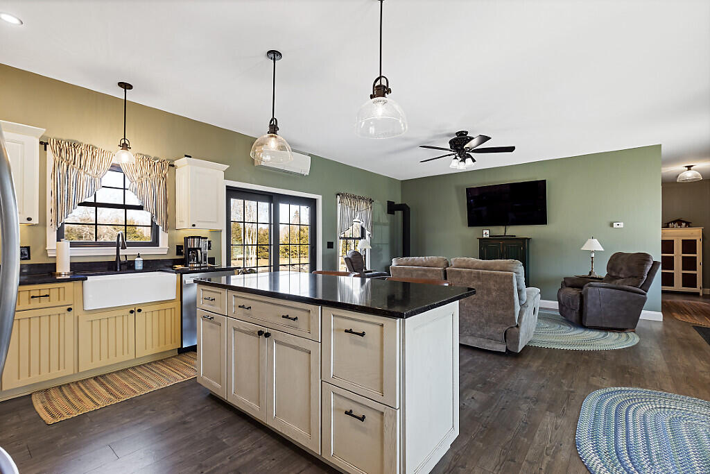 25 Curtis Lane Palmyra ME 04965