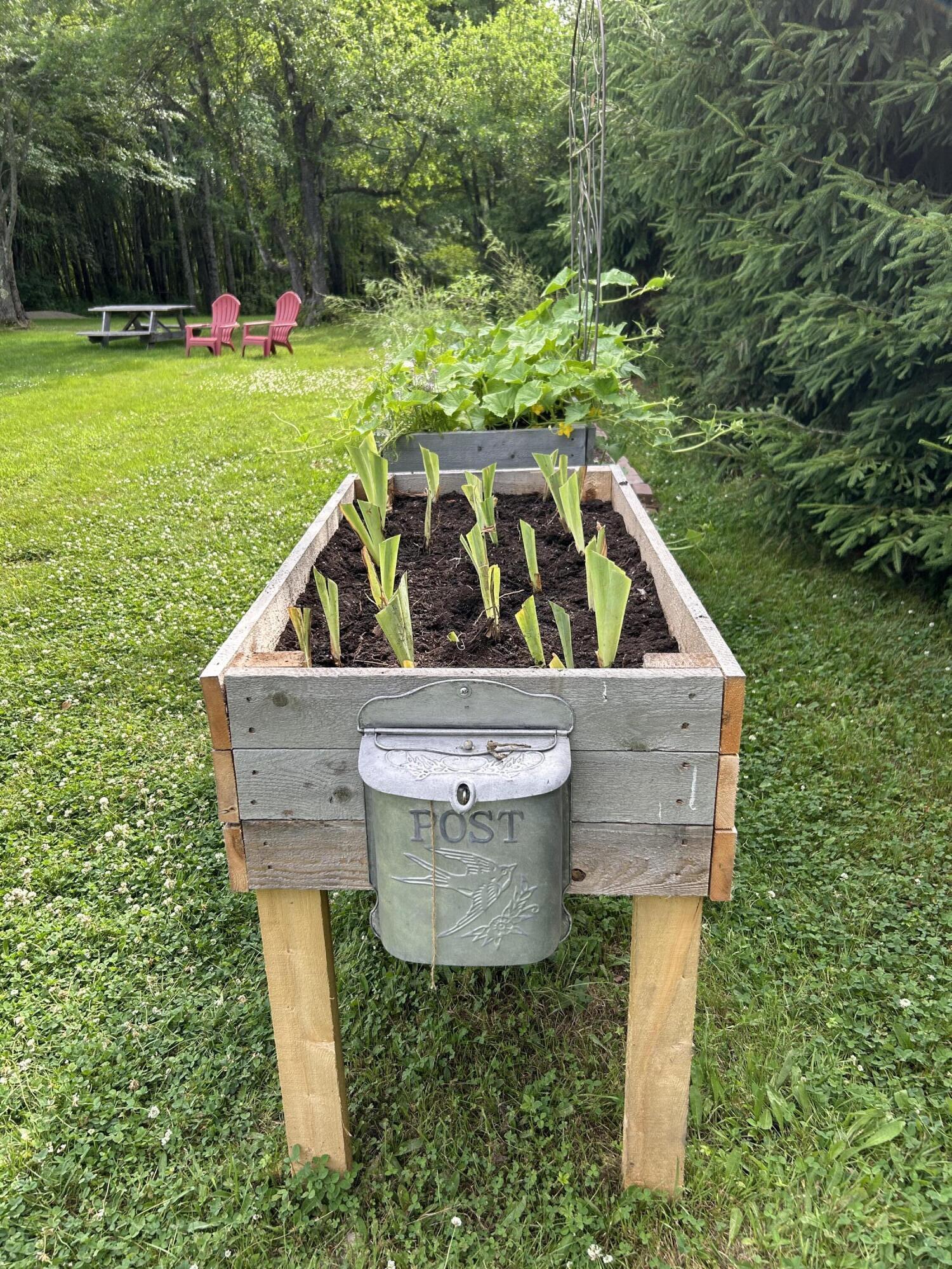 25 Curtis Lane Palmyra ME 04965