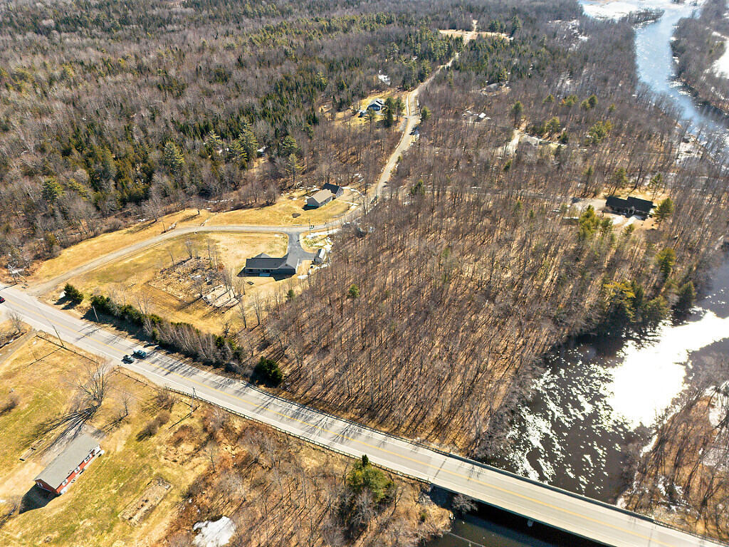 25 Curtis Lane Palmyra ME 04965