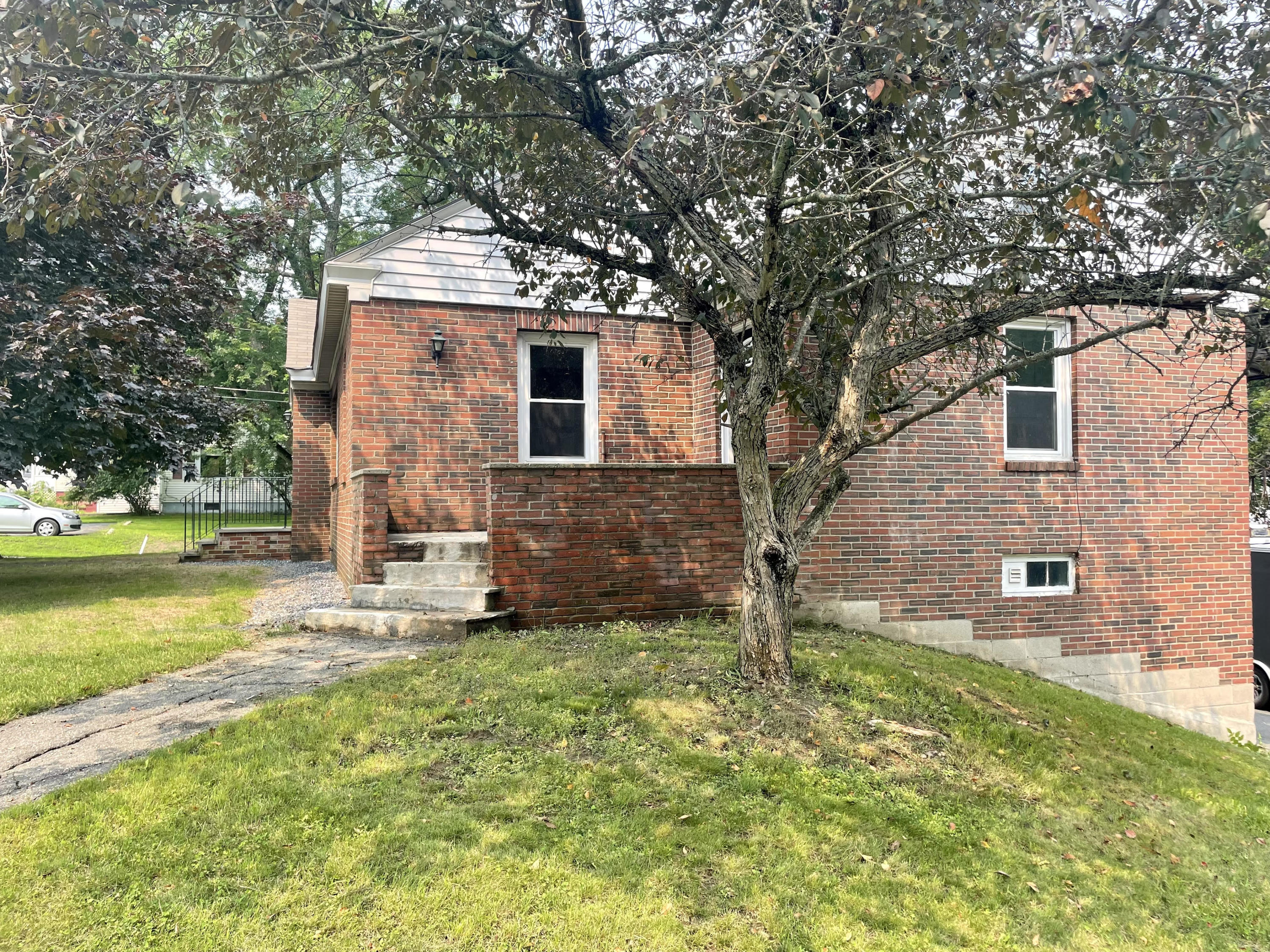 63 Western Avenue Waterville ME 04901