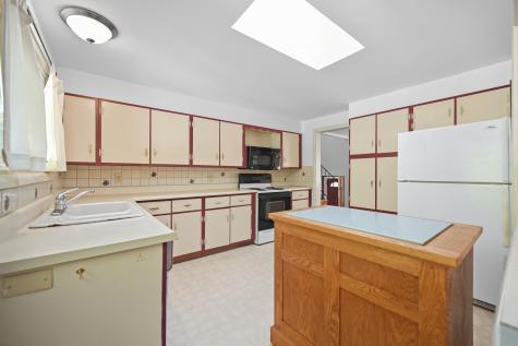 34 Stoneybrook Road Hampden ME 04444