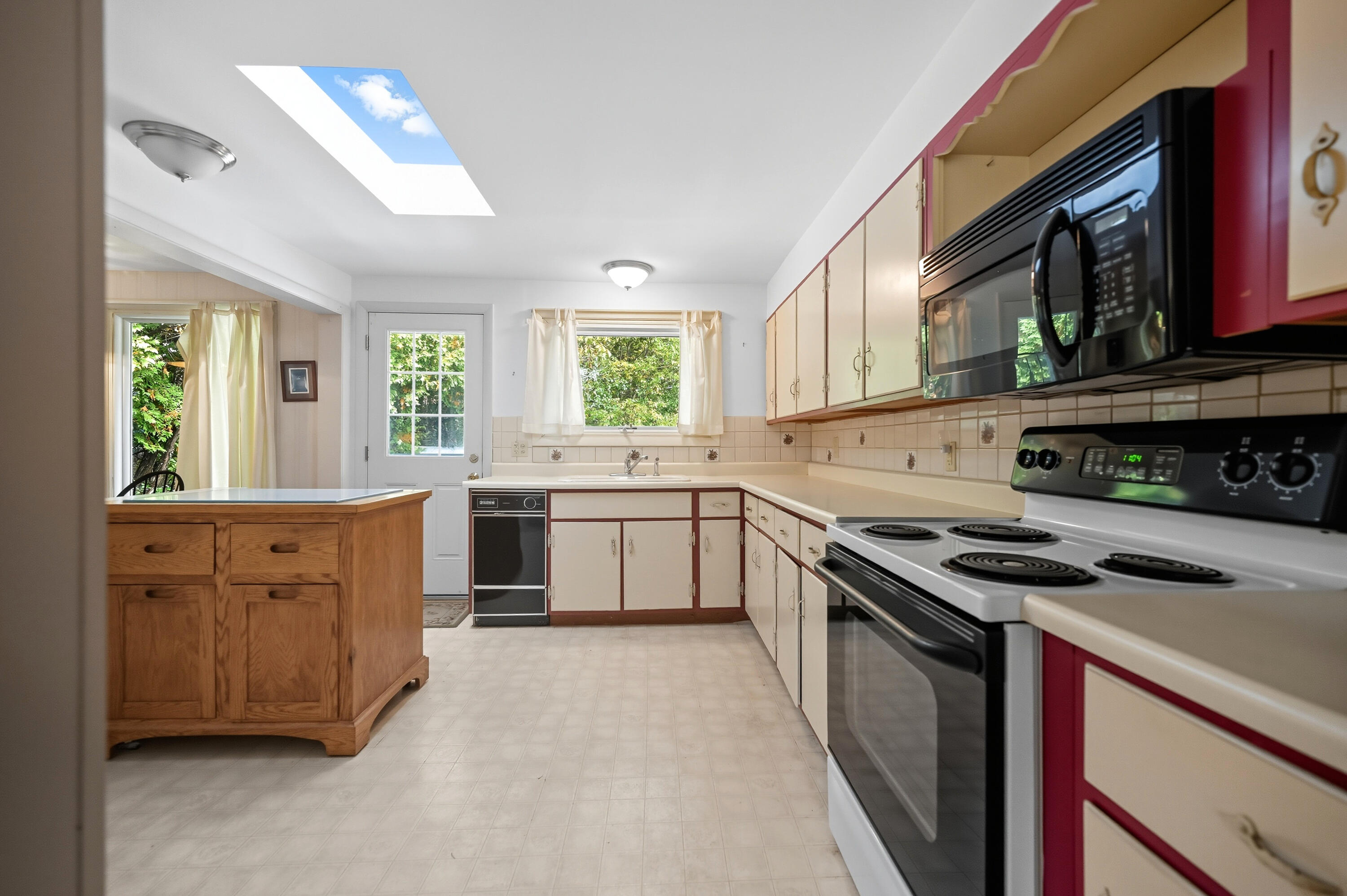 34 Stoneybrook Road Hampden ME 04444