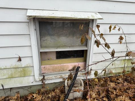 52 Mallett Drive Topsham ME 04086