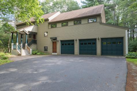30 Woodlands Drive Falmouth ME 04105