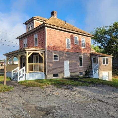 49 W Broadway Lincoln ME 04457