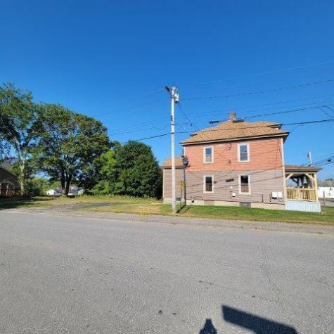 49 W Broadway Lincoln ME 04457