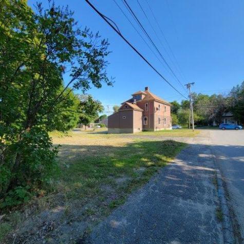 49 W Broadway Lincoln ME 04457