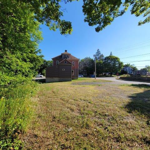 49 W Broadway Lincoln ME 04457