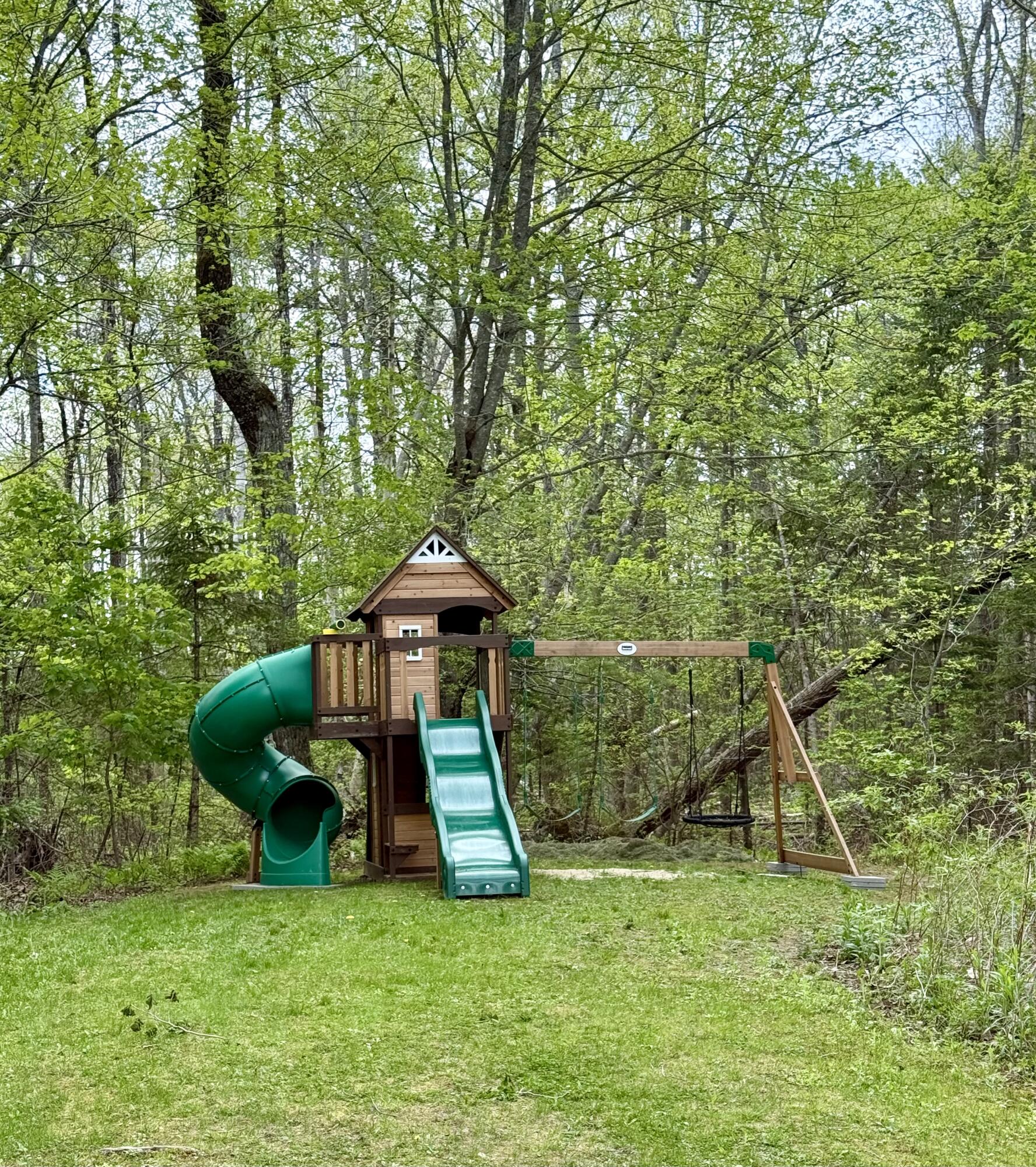 12 Surrey Lane Hampden ME 04444