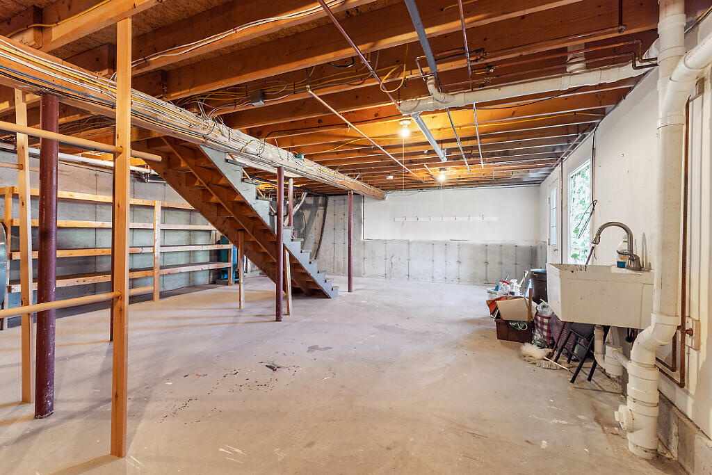 691 Oakland Road Belgrade ME 04917