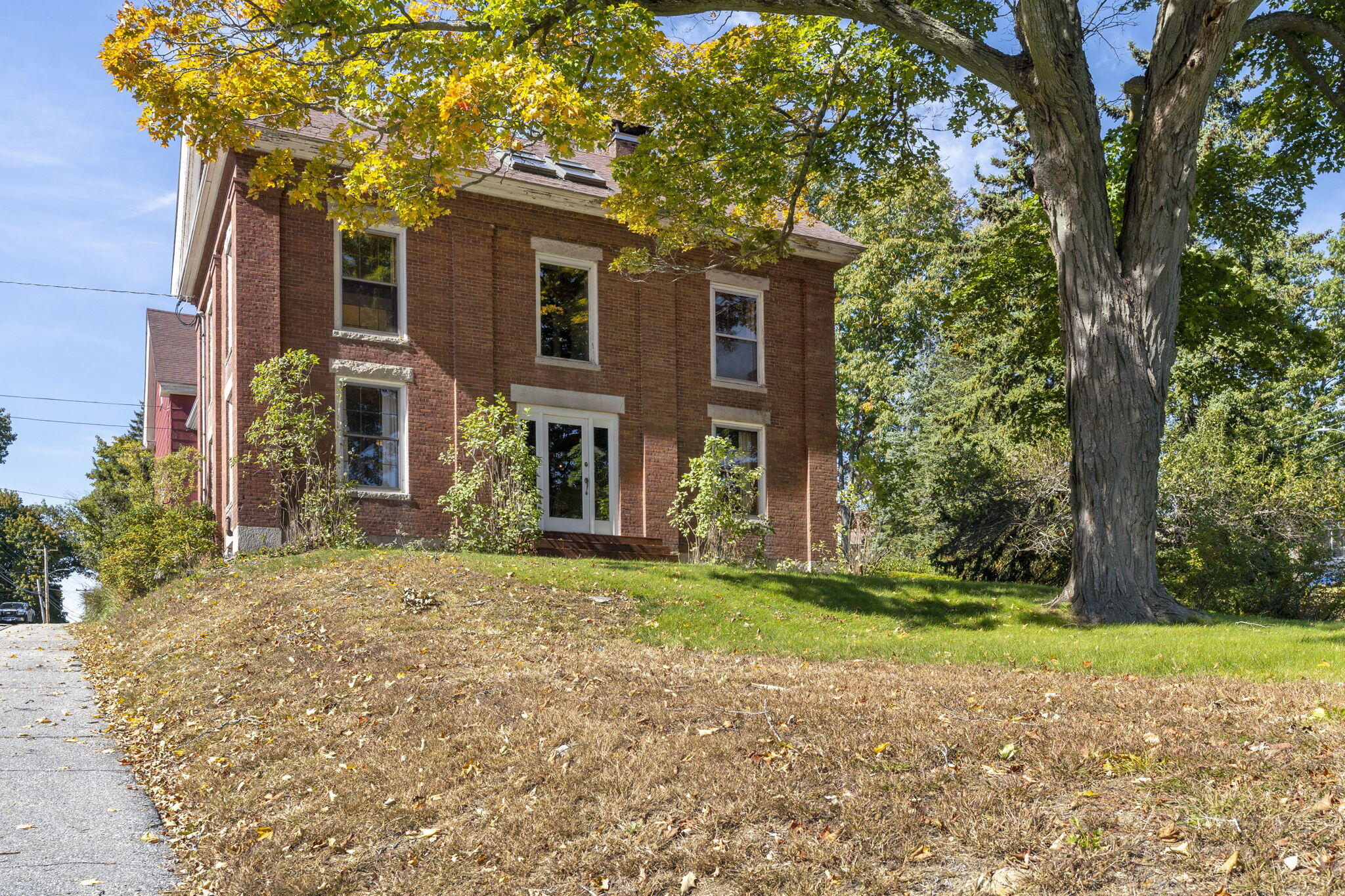 323 Court Street Auburn ME 04210
