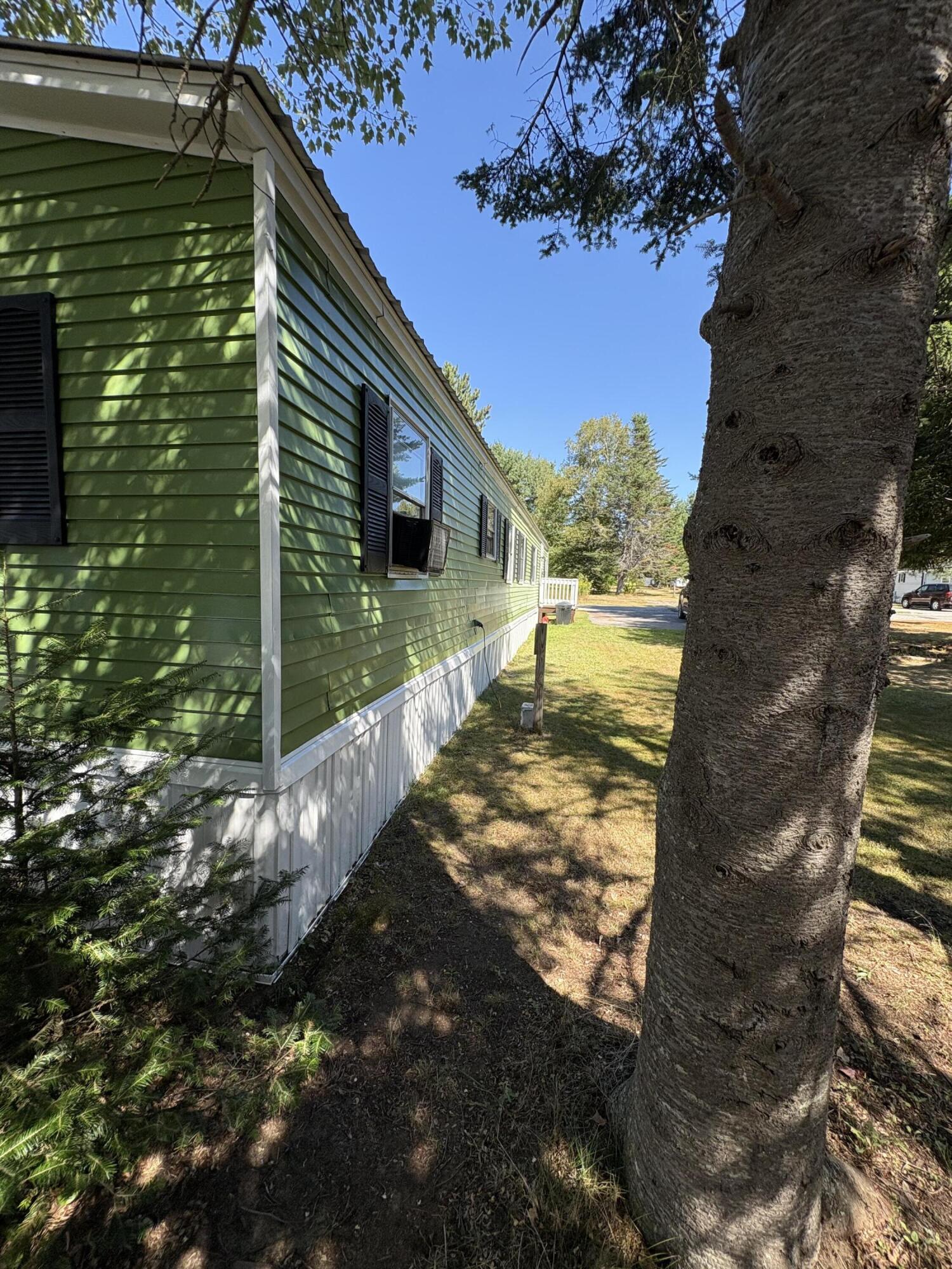 221 Kelley Mobile Home Park Millinocket ME 04462