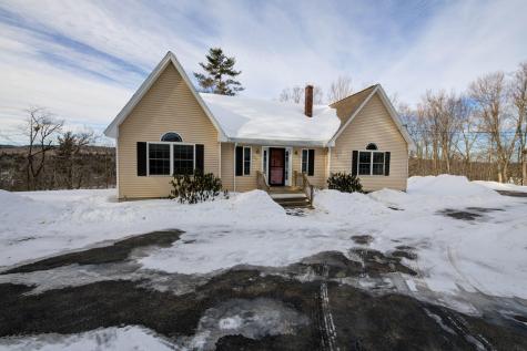 17 Baxter Landing Naples ME 04055