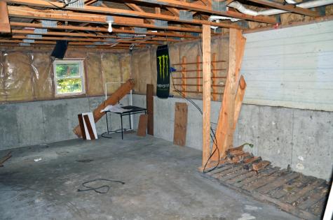 21 Lion Lane Oxford ME 04270