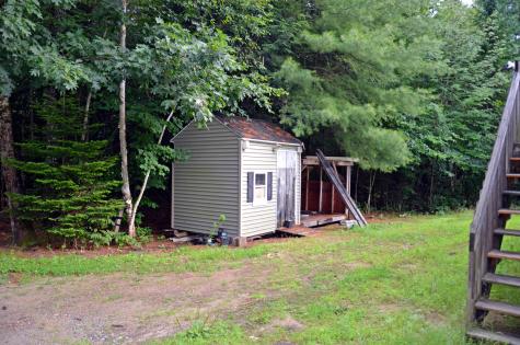 21 Lion Lane Oxford ME 04270